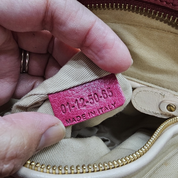 Chloe Paraty Fuchsia Leather Shoulder Bag with Gold Hardware - Picture 13 of 13